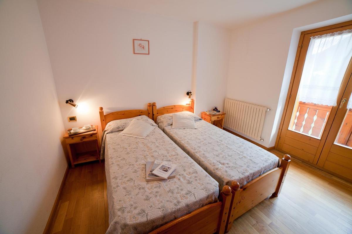 Chalet Bucaneve Santa Caterina Valfurva Bagian luar foto